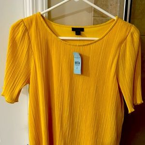 Ann Taylor ladies top new wife Tag